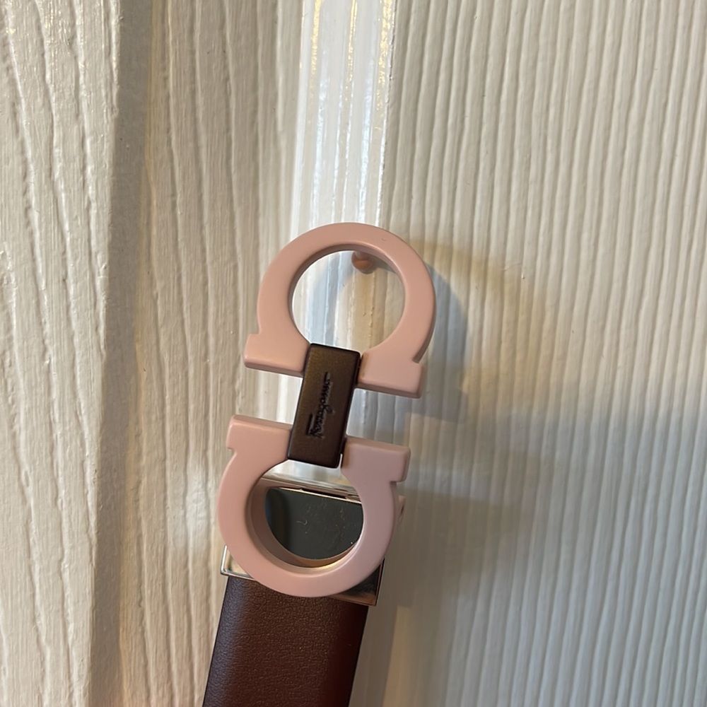 Salvatore Ferragamo women’s belt - Picture 2 of 7